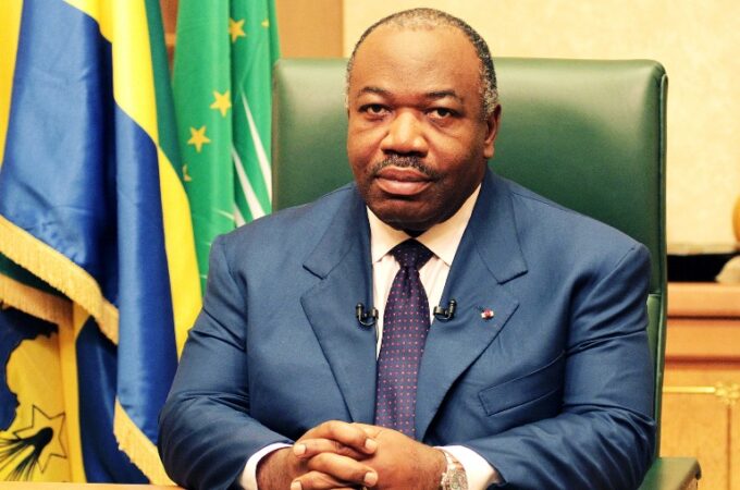 Ali Bongo répond aux questions des Gabonais